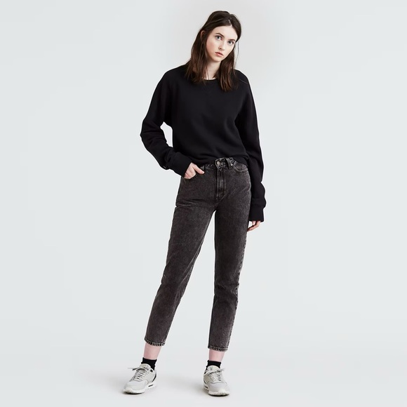 🔥🔥🔥NWT Levi’s Premium Mom Jeans - Picture 4 of 10